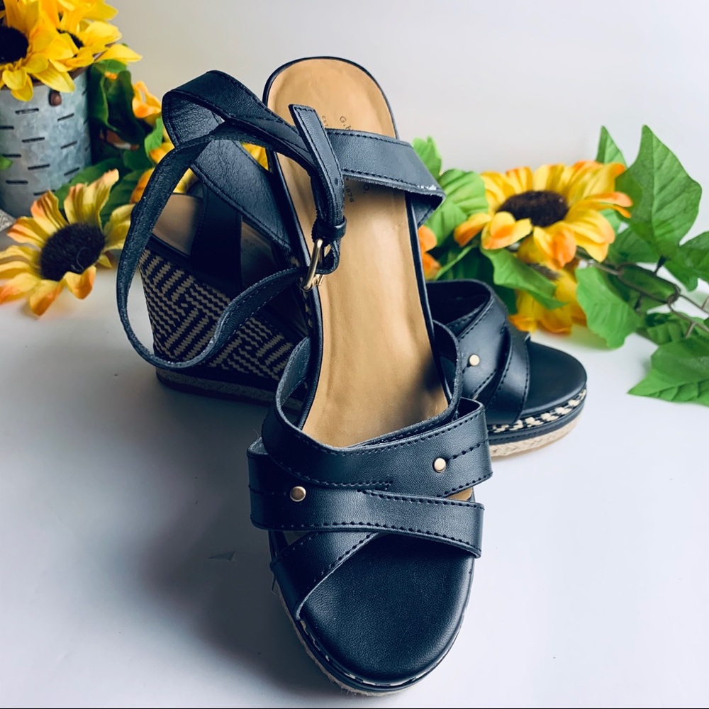 G . H. Bass Black WEDGES size 6.5